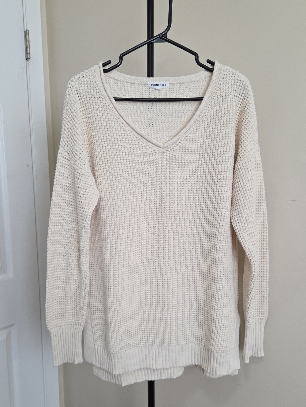 Bootlegger Cotton Blend Cream V-Neck Waffle Knit Sweater - Women's